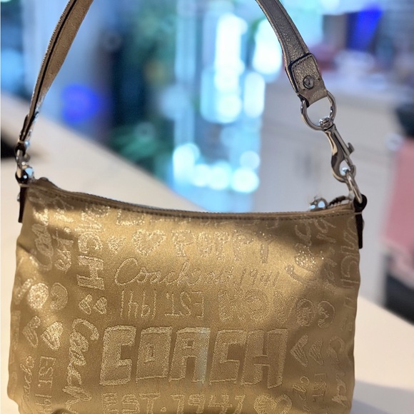 COACH Poppy Storypatch Top Handle Pouch 44088 - Gold - EXCELLENT Condition - Picture 2 of 10